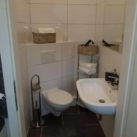 Kornstraße 4*